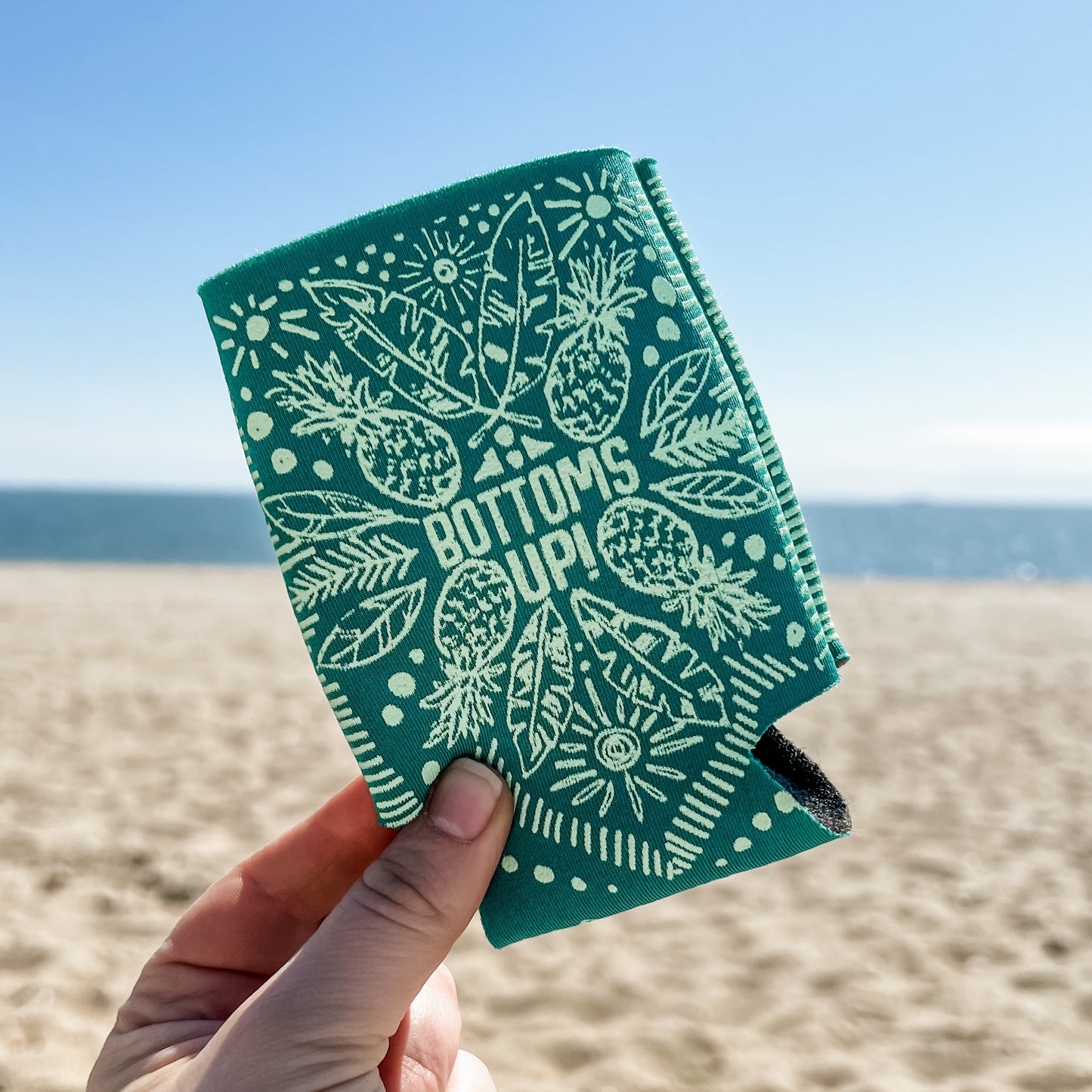 Bottoms Up Can Cooler